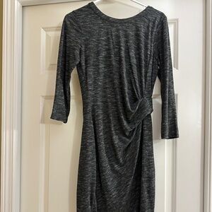 Super comfortable grey long-sleeved travel dress